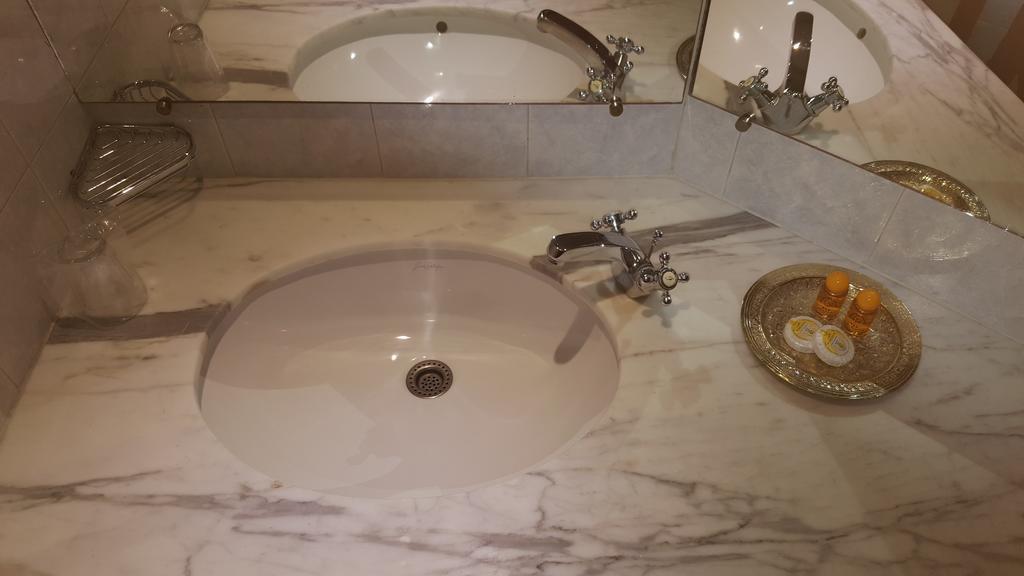 Rania Belmadina Hotel Casablanca Kültér fotó
