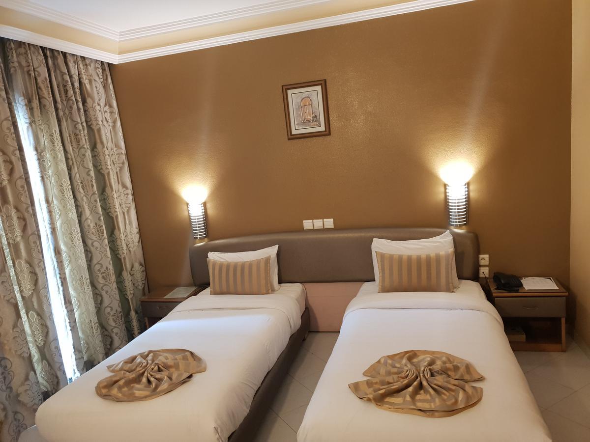 Rania Belmadina Hotel Casablanca Kültér fotó
